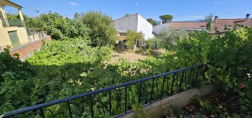 Moradia 2 Pisos centro Peroviseu c/ Terreno 500m2 e Garagem