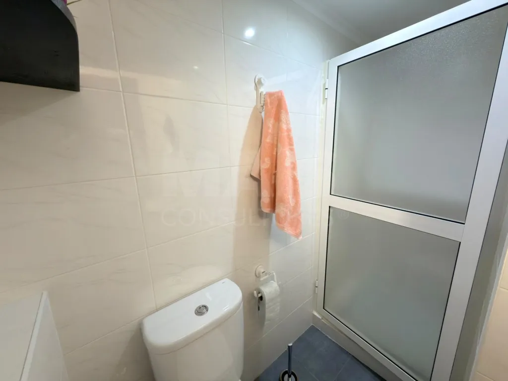 Apartamento T2 com Garagem e Logradouro em Atouguia da Baleia