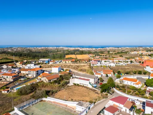 Terreno com Viabilidade de Construção