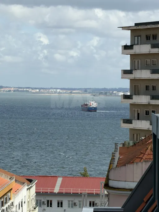 T2 Moderno em São Vicente | Chave na Mão | Totalmente Renovado