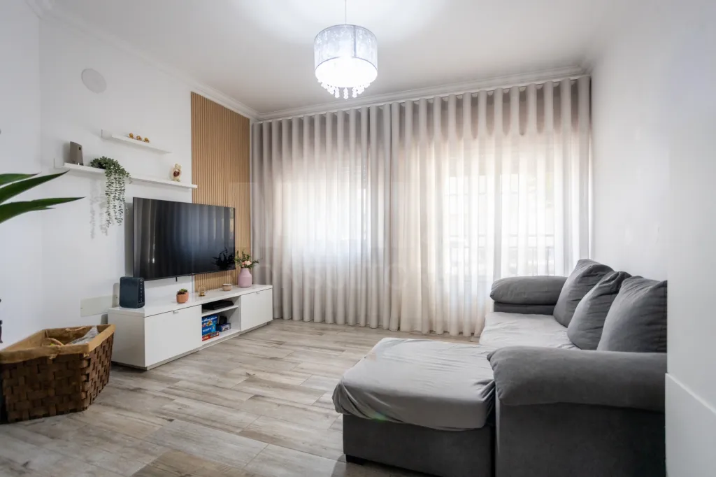 Apartamento T3 com arrecadação em Samora Correia