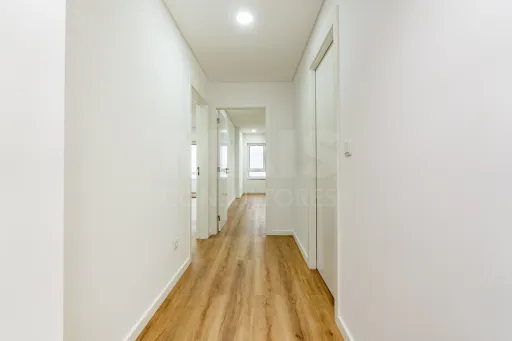 Fully refurbished 3-bedroom apartment | parking space, in Quinta da Piedade - Póvoa de Santa Iria