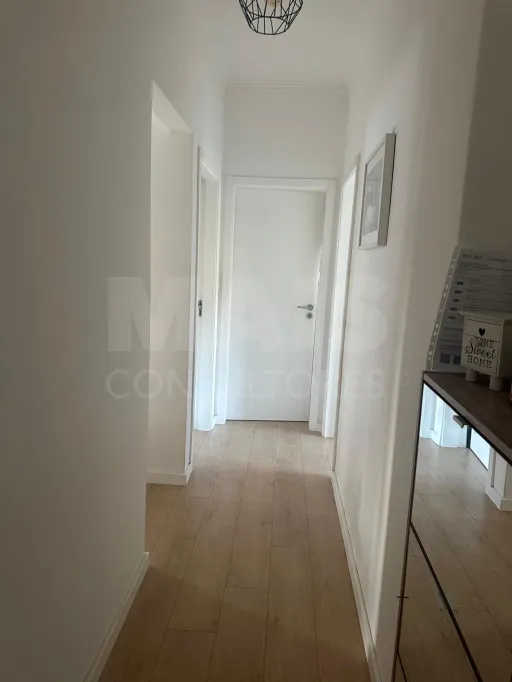 Apartamento T3 totalmente remodelado na Póvoa de Santa Iria com vista rio