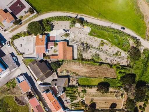 Imóvel com Vista Mar e Elevado Potencial Turístico a Minutos das Praias de Peniche