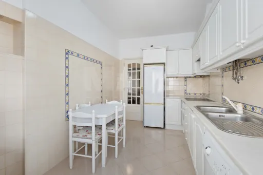 2 bedroom apartment in the center of Peniche