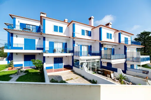 1-bedr. apartment 80 meters from São Lourenço beach, with sea view from the living room balcony and garage