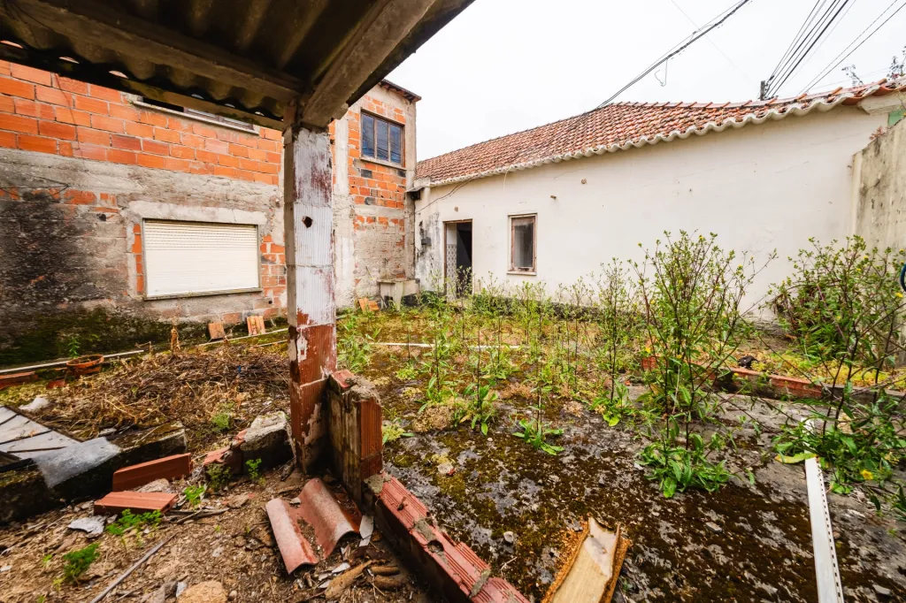 Moradia com 1.040 m² de Terreno no Seixal, Lourinhã