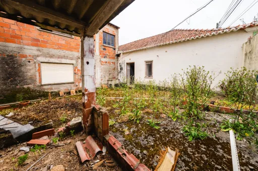 Moradia com 1.040 m² de Terreno no Seixal, Lourinhã
