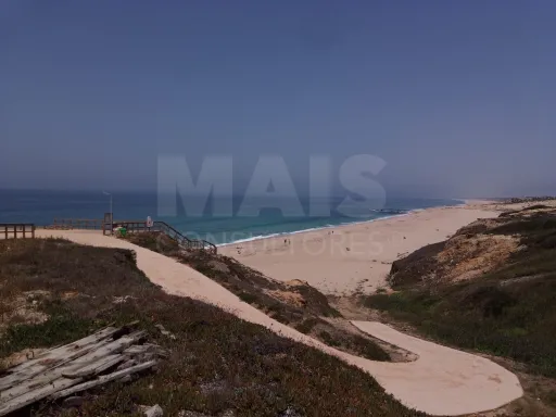Terreno de 0.65 hectares na Praia Norte de Sines