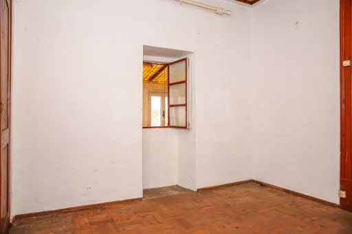 Moradia T1 para remodelar no Maxial | Torres Vedras 🏡