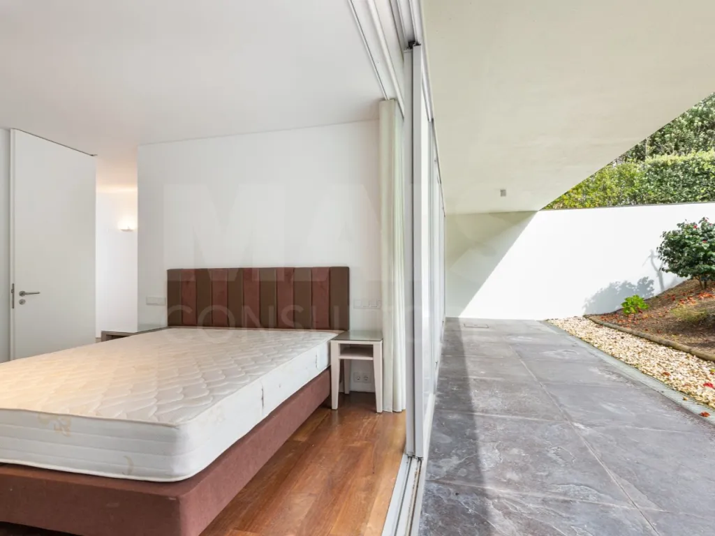 Single-story 4-bedroom house in an exclusive resort