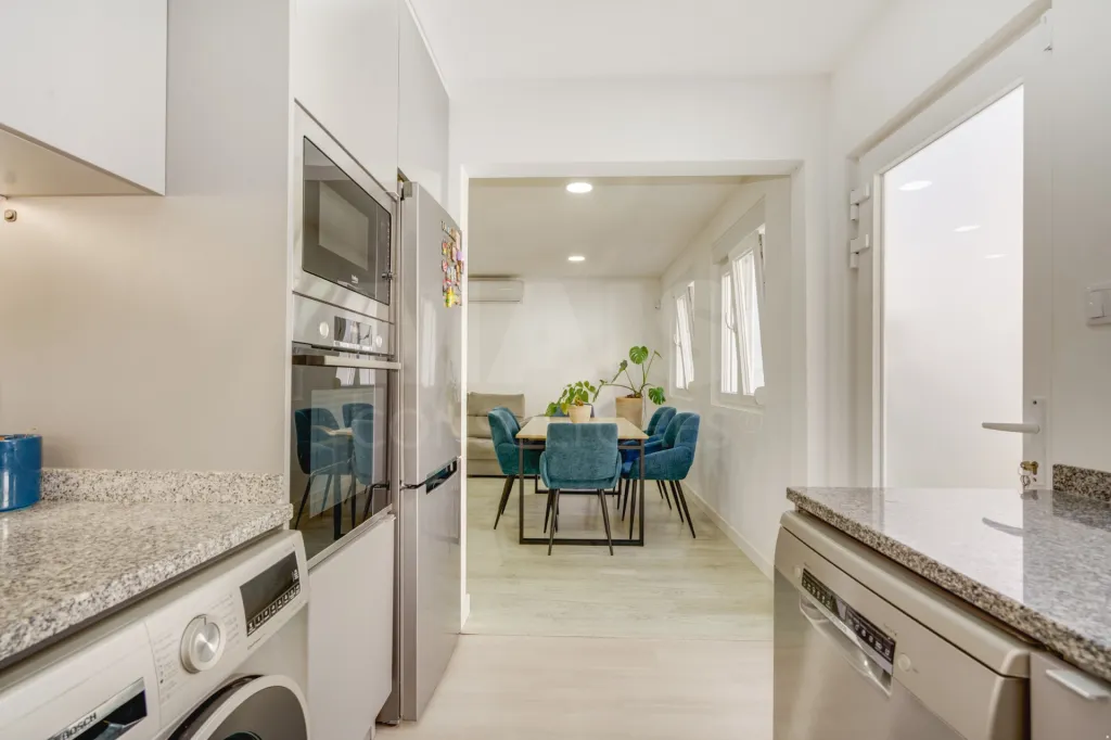 Moradia T2 Remodelada em Queluz