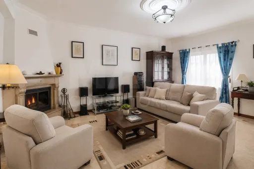 3-Bedroom Family Home 5 Minutes from the Beach - Silveira/Santa Cruz