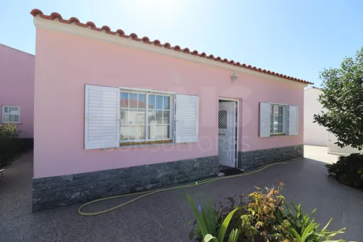 House in excellent condition in Marinhais.
