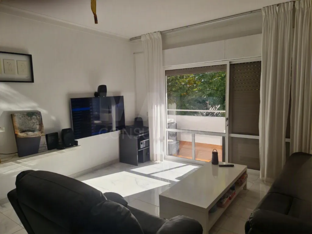 Apartamento T2 com piscina a poucos minutos a pé da praia dos 3 Irmãos