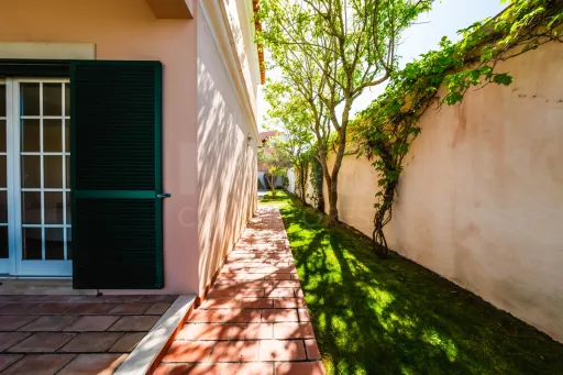 Moradia T5 em Lourinhã com Vista Mar, Piscina Aquecida e Jardim