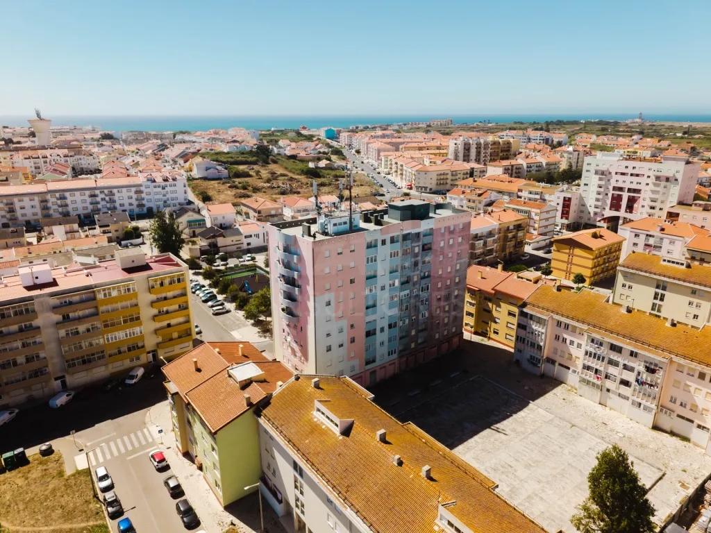 T2 Renovado com Varanda e Vista Mar em Peniche