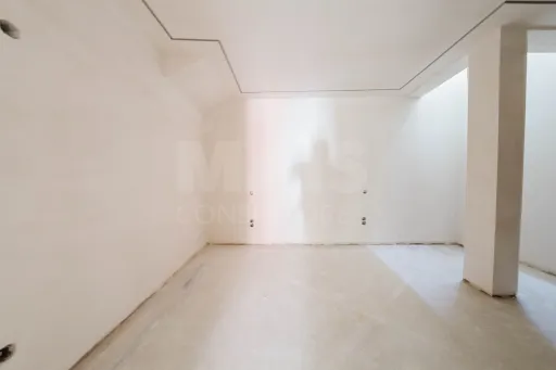Moradia totalmente remodelada no coração de Peniche!