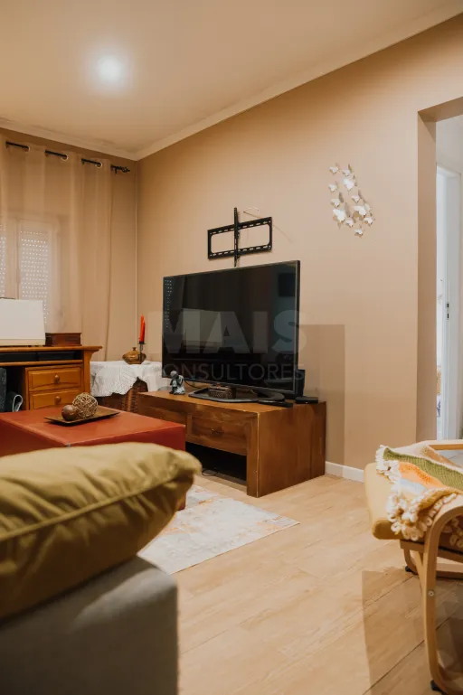 3-Bedroom House with Panoramic Terrace and Mountain Views