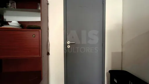 Apartamento T2 com Terraço e Potencial | Centro das Caldas da Rainha