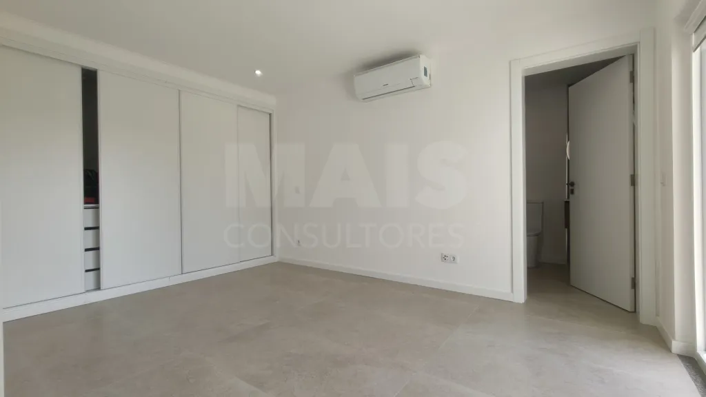Single-Story 2-Bedroom + 1 House with Pool, Outbuilding, and 3,476 m² Lot | Comfort, Privacy, and Quality of Life