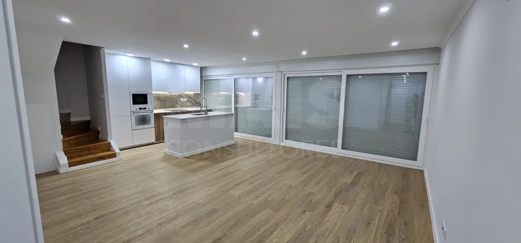 3 Bedroom House Refurbished Benfica