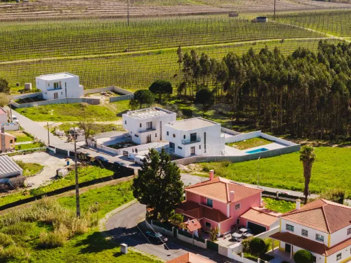 Moradia T3+1 | Piscina | Garagem | Caldas da Rainha