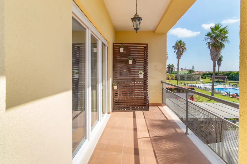 Moradia T3 totalmente remodelada no Condomínio Villas de Samorena em Samora Correia