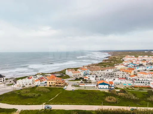 Terreno de 1980 m2 ao lado da praia.