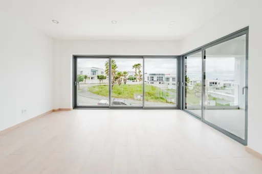 Moradia T3 Nova C/ Vista Mar, Piscina e Garagem, Areia Branca, Lourinhã