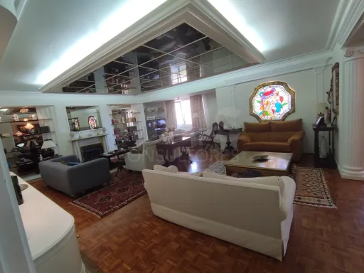 Apartamento T4 ao lado do metro das Olaias com dois lugares de parqueamento