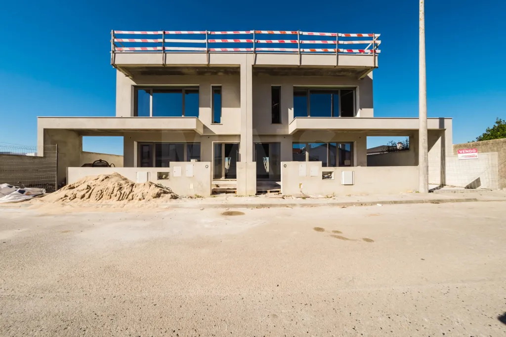 Moradia T3+1, Garagem, Espaço Exterior e Varanda Panorâmica e uma vista