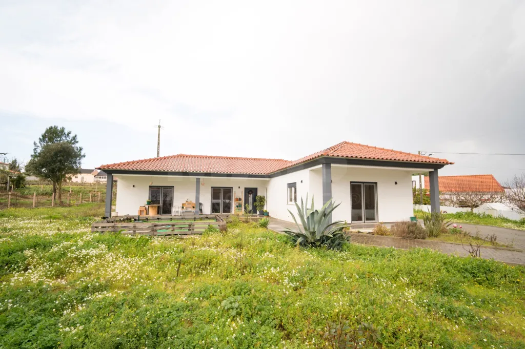 Moradia  T3 Independente na Vermelha