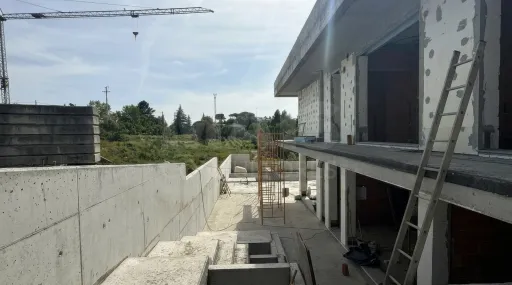 Moradia NOVA T3+1 com piscina e jardim