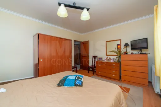 Moradia T4 com Piscina, Excelente Espaço Exterior em Carnota - Alenquer
