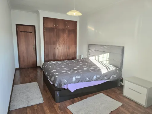 Moradia geminada T3 com garagem box e pátio de 60 M² | Alfeizerão