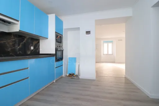 Moradia T3 Totalmente Remodelada, espaço exterior privado, em Salvaterra de Magos