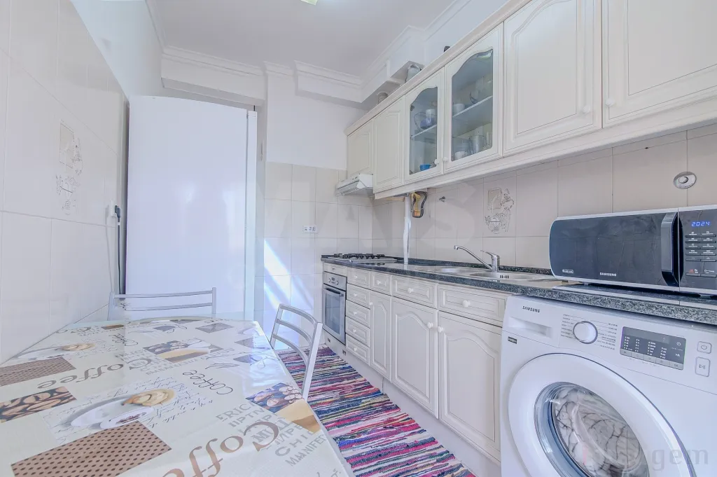 Apartamento T2 na Póvoa de Santo Adrião, Odivelas.