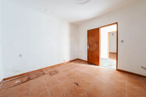 Moradia com 1.040 m² de Terreno no Seixal, Lourinhã