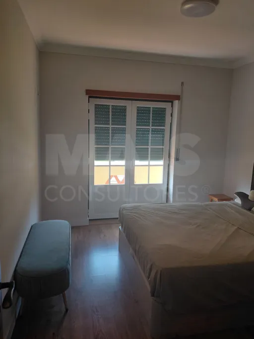Moradia T4 com Jardim, Garagem e Churrasqueira no Centro de Olho Marinho – Óbidos