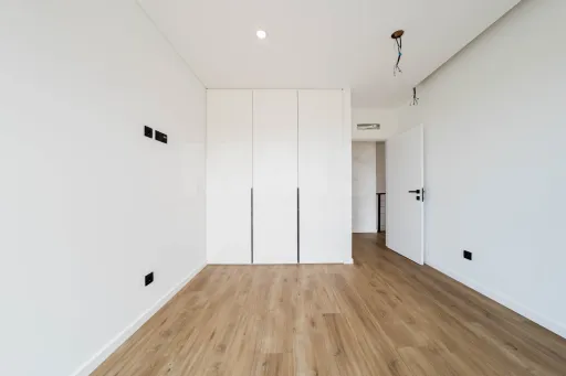 Moradia V3  moderna com piscina, vista de campo e excelente localização  Matas – Lourinhã