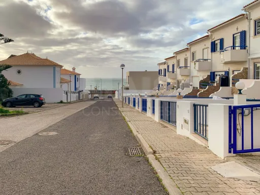 Moradia na praia de São Sebastião na Ericeira vista mar