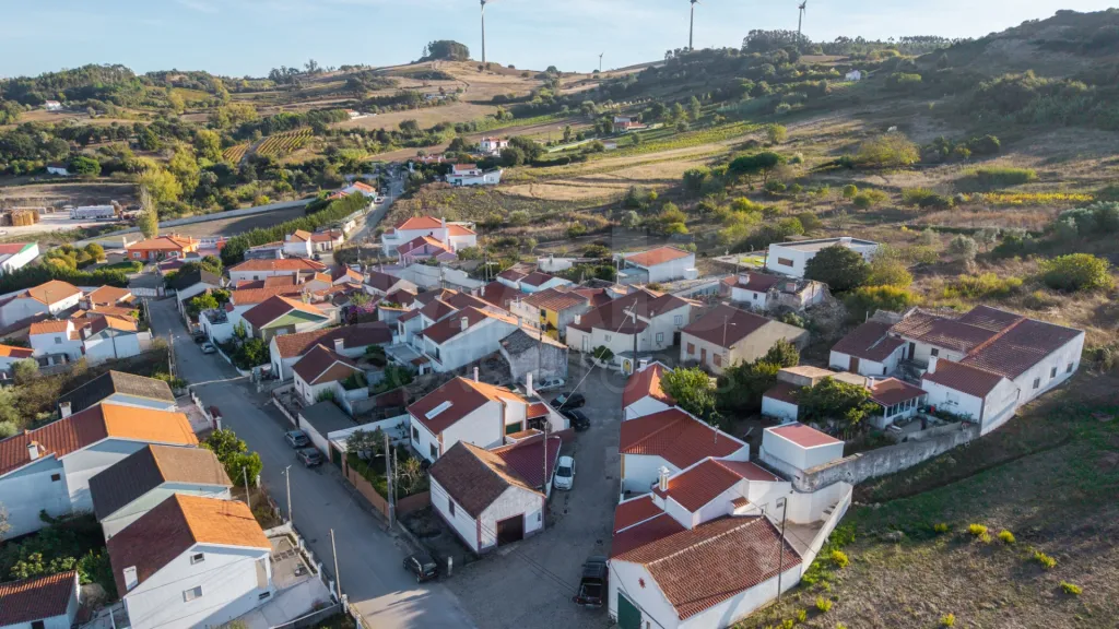 🏡 Encantadora Moradia Centenária T2 com Terraço