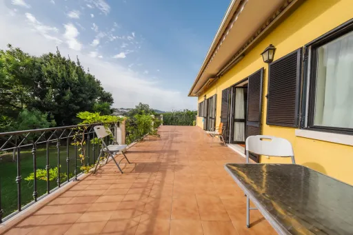 Propriedade única, a apenas 2 km de Alcobaça, com mais de 30.000 m² de terreno
