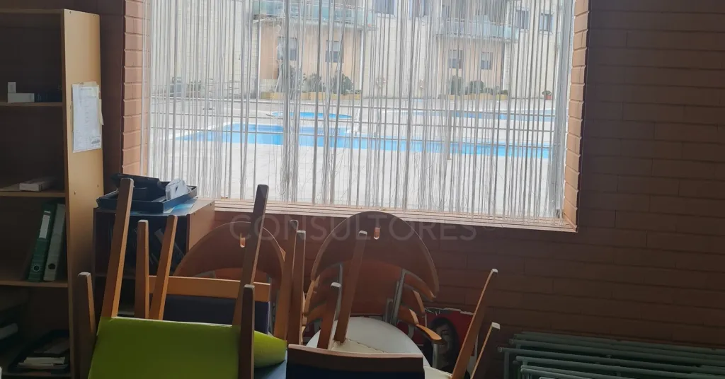 Restaurante junto à linha da praia Ericeira