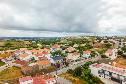 Moradia V3  moderna com piscina, vista de campo e excelente localização  Matas – Lourinhã