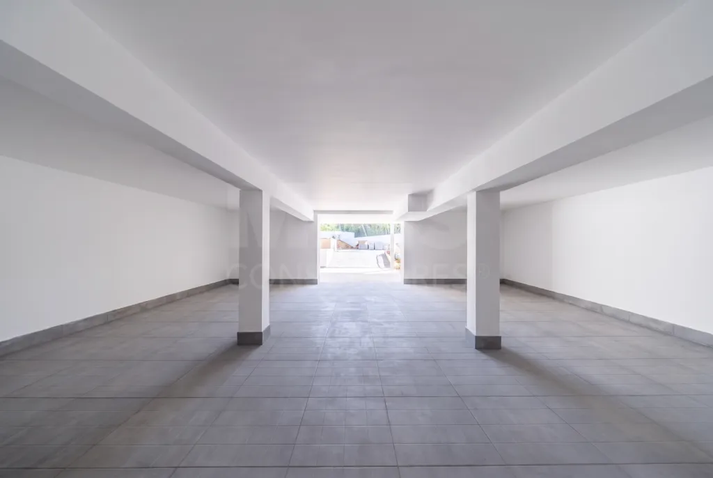 Moradia T2+1 totalmente remodelada com garagem e sótão em Alfeizerão