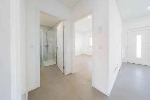 Moradia T3+1 Garagem, Logradouro e Vista Mar