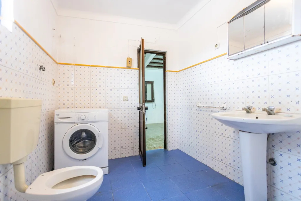 Moradia Térrea T2 para remodelar em Coruche-Vale Mansos