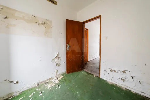 Moradia com 1.040 m² de Terreno no Seixal, Lourinhã